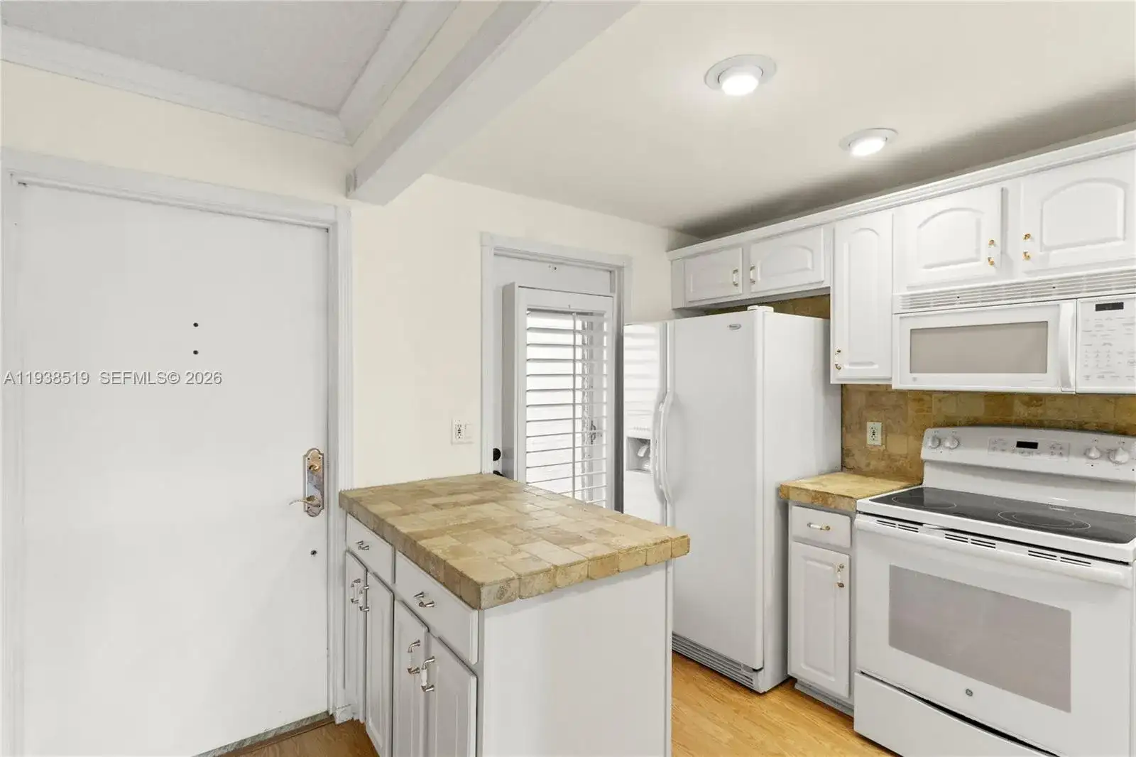 455 Paradise Isle Blvd # 402, Hallandale Beach FL 33009 photo 5