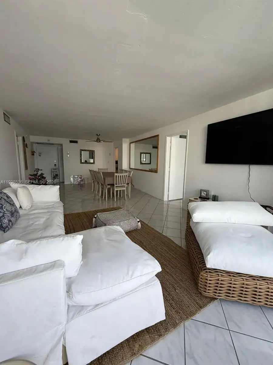 6039 Collins Ave # 1236, Miami Beach FL 33140 photo 4