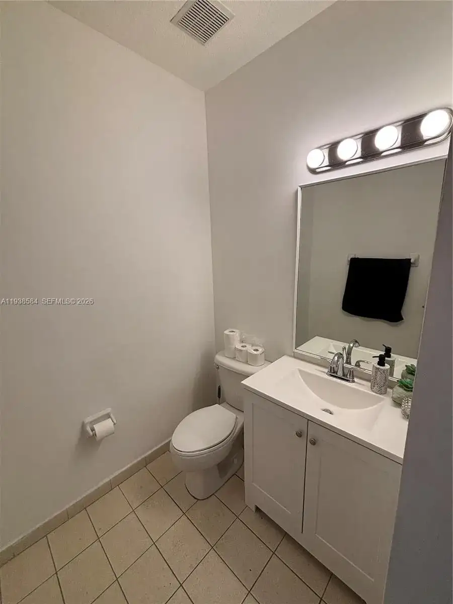 2914 SE 15th Ter, Homestead FL 33035 photo 4