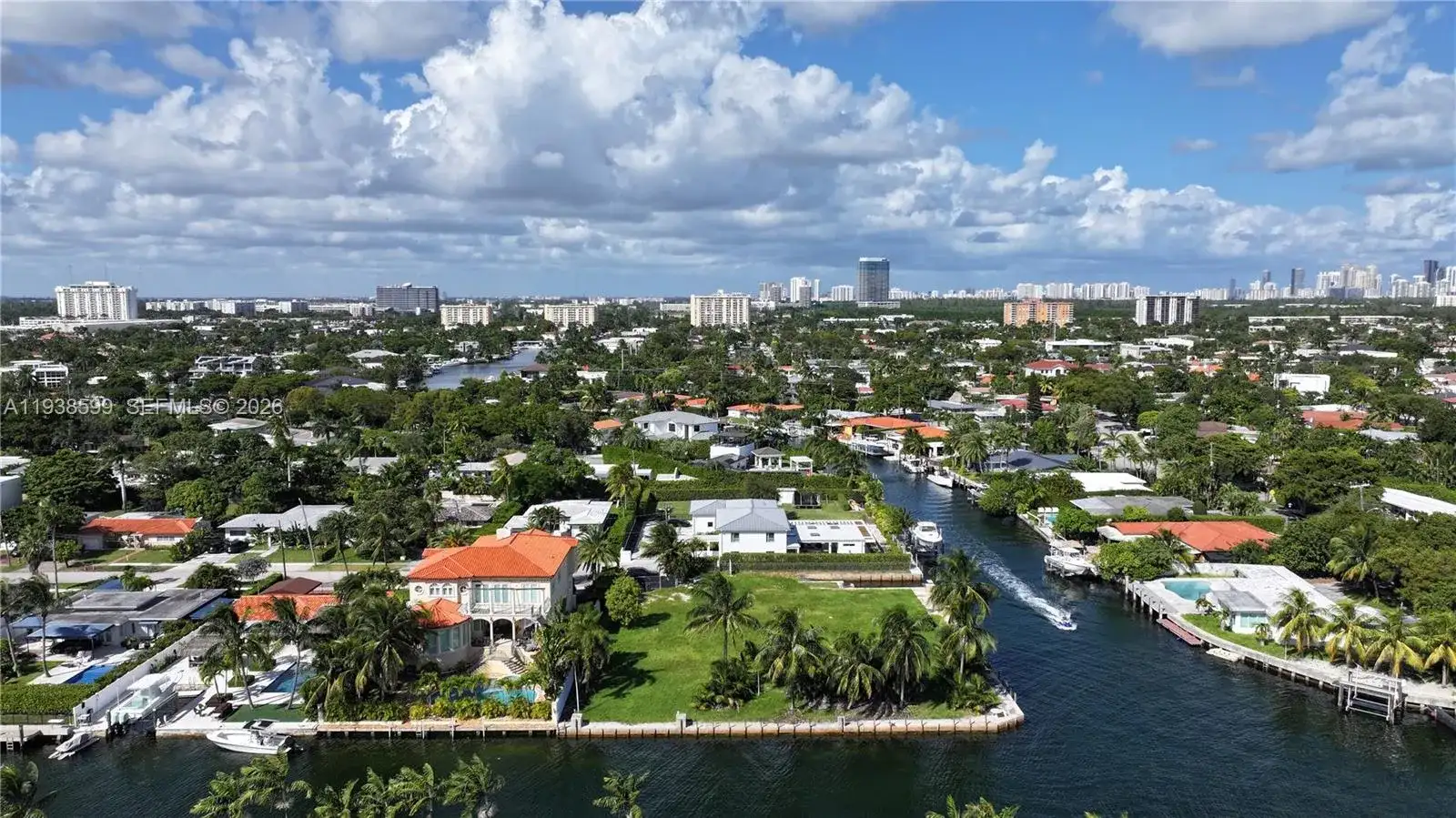 2210 NE 124th St, North Miami FL 33181 photo 4