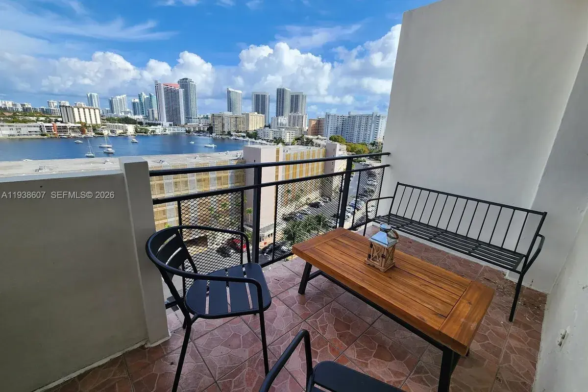 401 Golden Isles Dr # 1114, Hallandale Beach FL 33009
