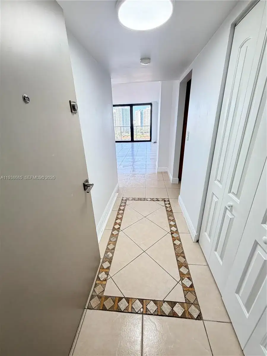 3701 N Country Club Dr # 1901, Aventura FL 33180 photo 2