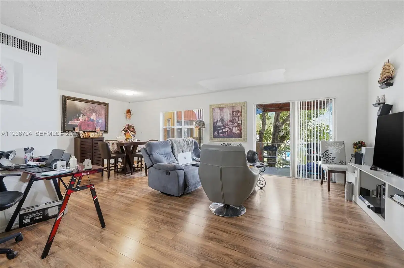 17901 NW 68th Ave # R206, Hialeah FL 33015 photo 3