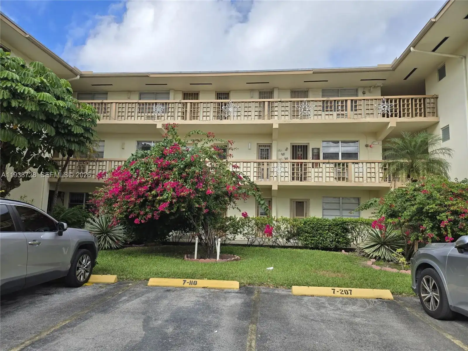 16801 NE 13th Ave # 210, Miami FL 33162