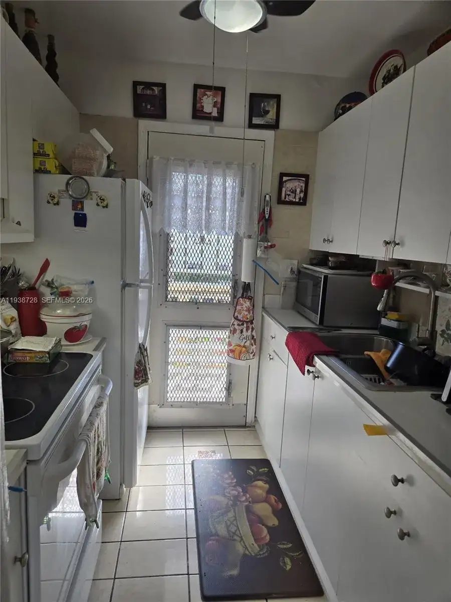 16801 NE 13th Ave # 210, Miami FL 33162 photo 4