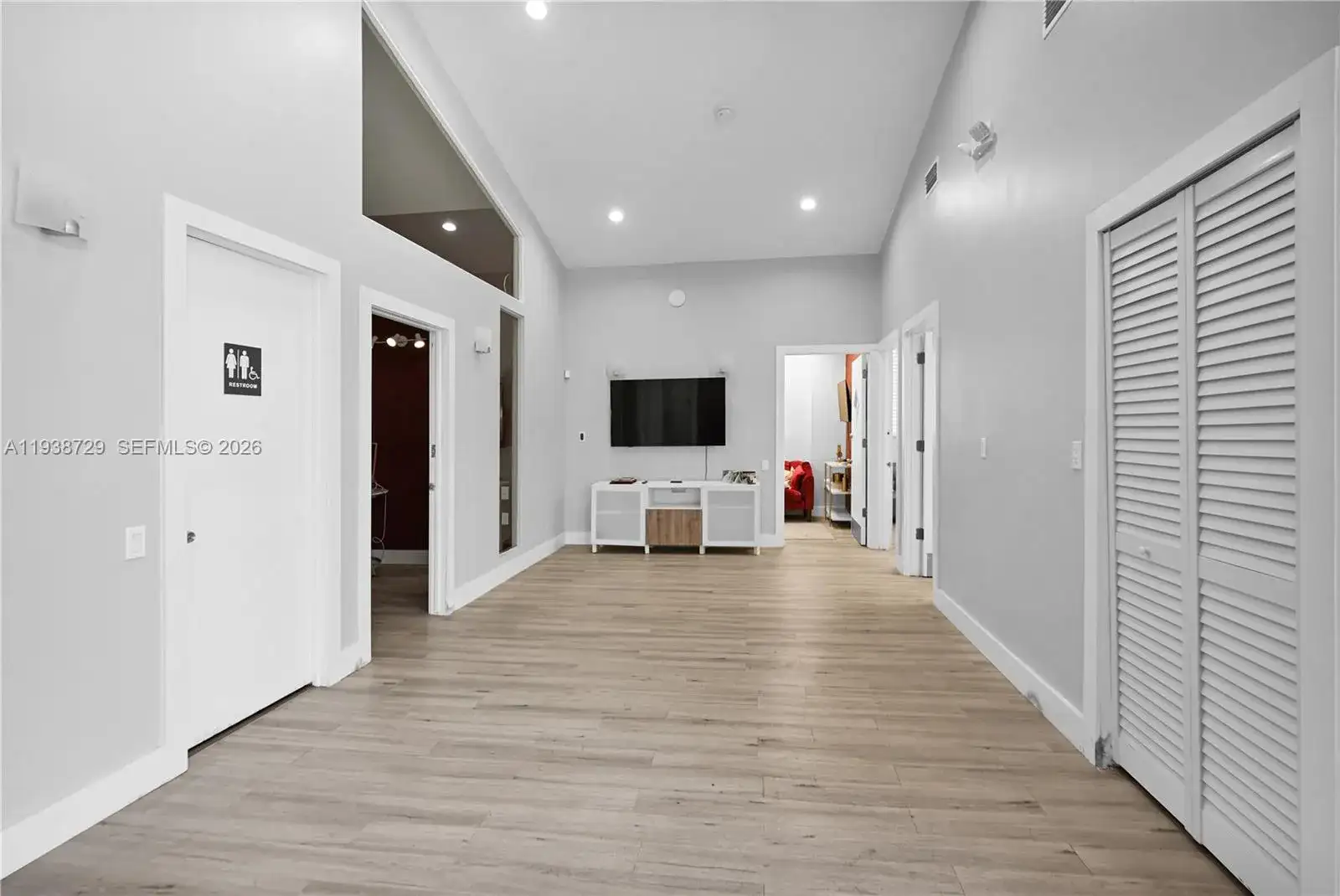 1590 NE 162nd St # 600, North Miami Beach FL 33162 photo 2