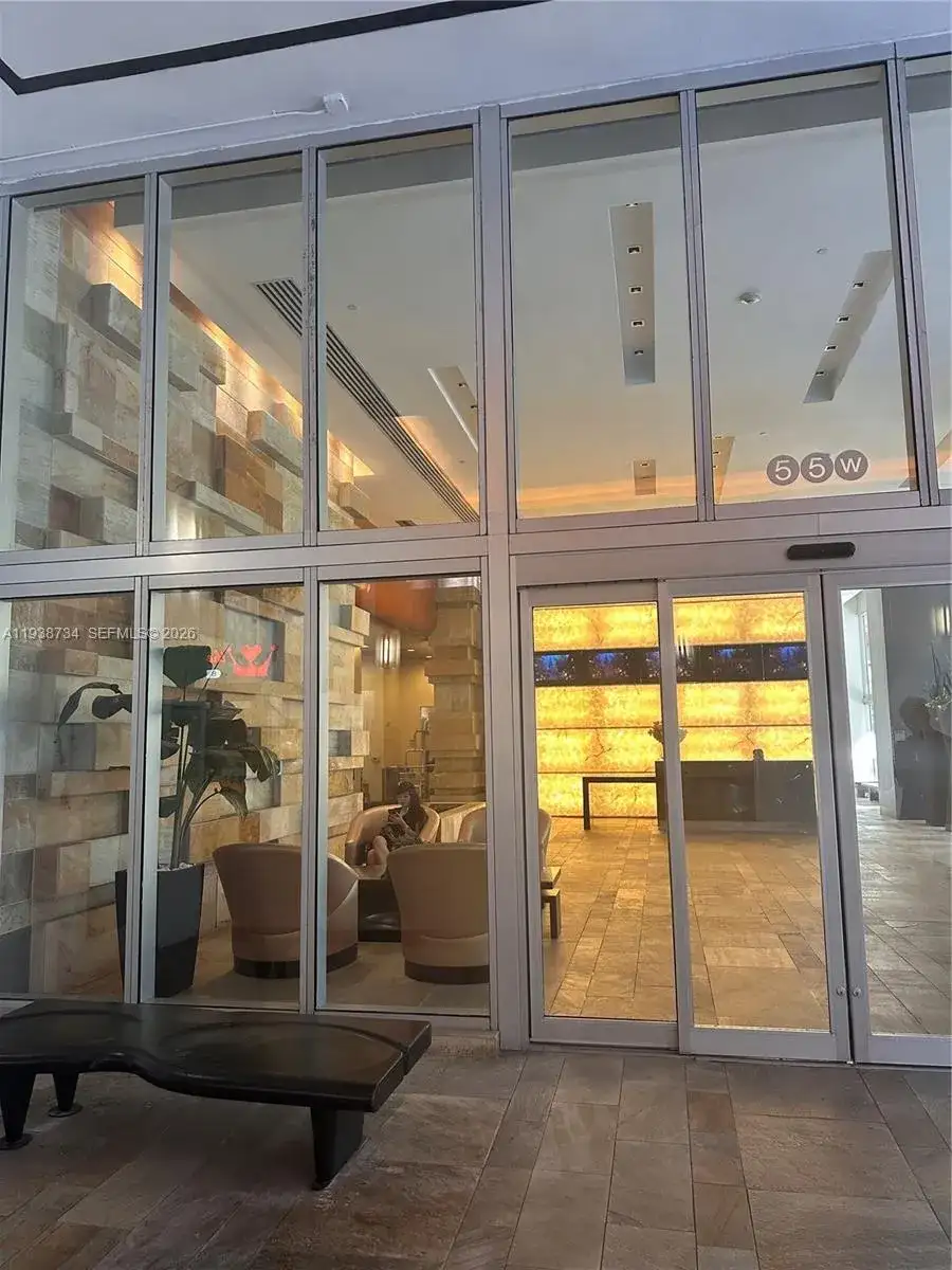 55 SE 6th St # 1207, Miami FL 33131 photo 3