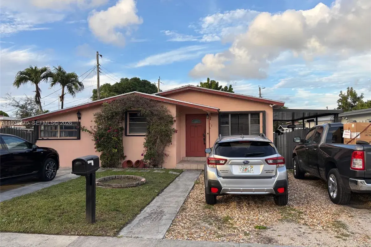 17 E 50th Pl, Hialeah FL 33013