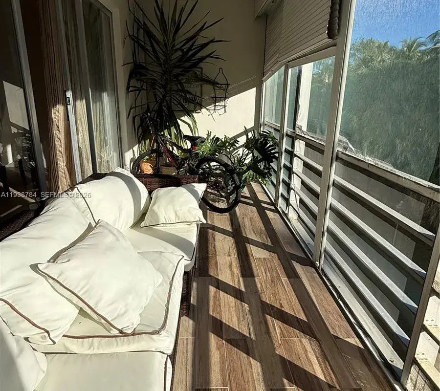 500 NE 14th Ave # 302, Hallandale Beach FL 33009