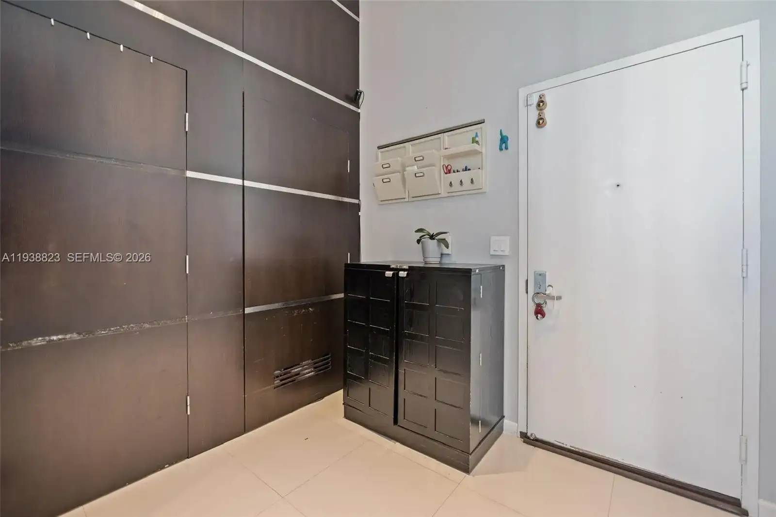 495 Brickell Ave, Miami FL 33131 photo 2