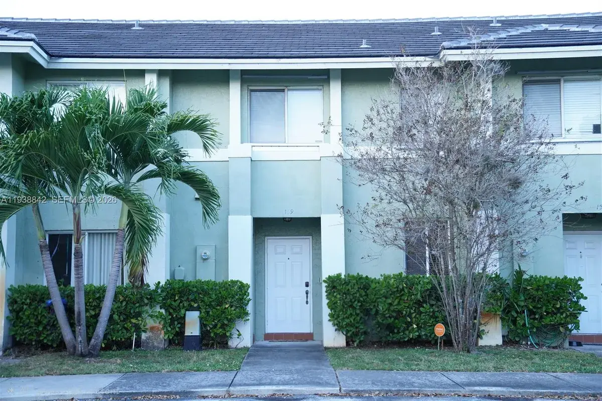 159 Hidden Ct Rd, Hollywood FL 33023