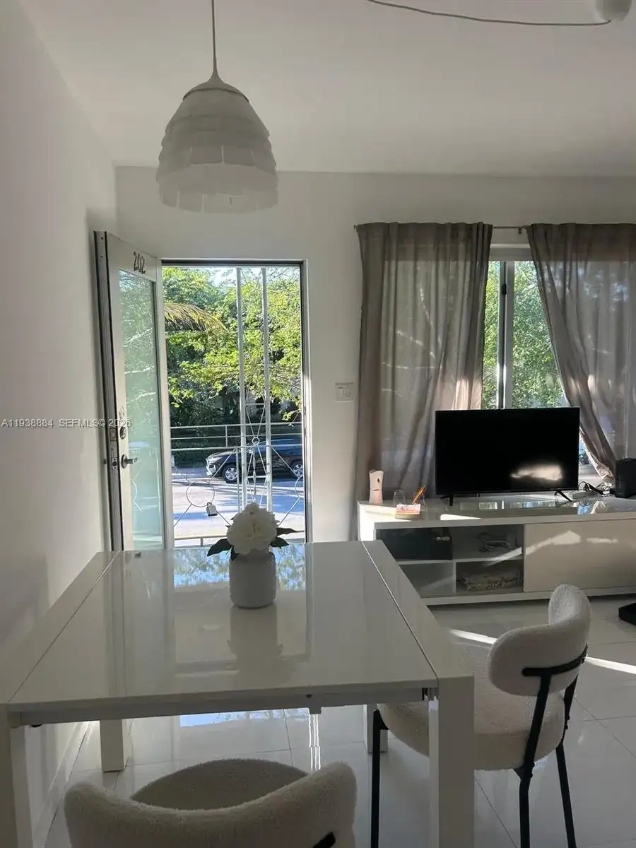 801 15th St # 202, Miami Beach FL 33139 photo 2