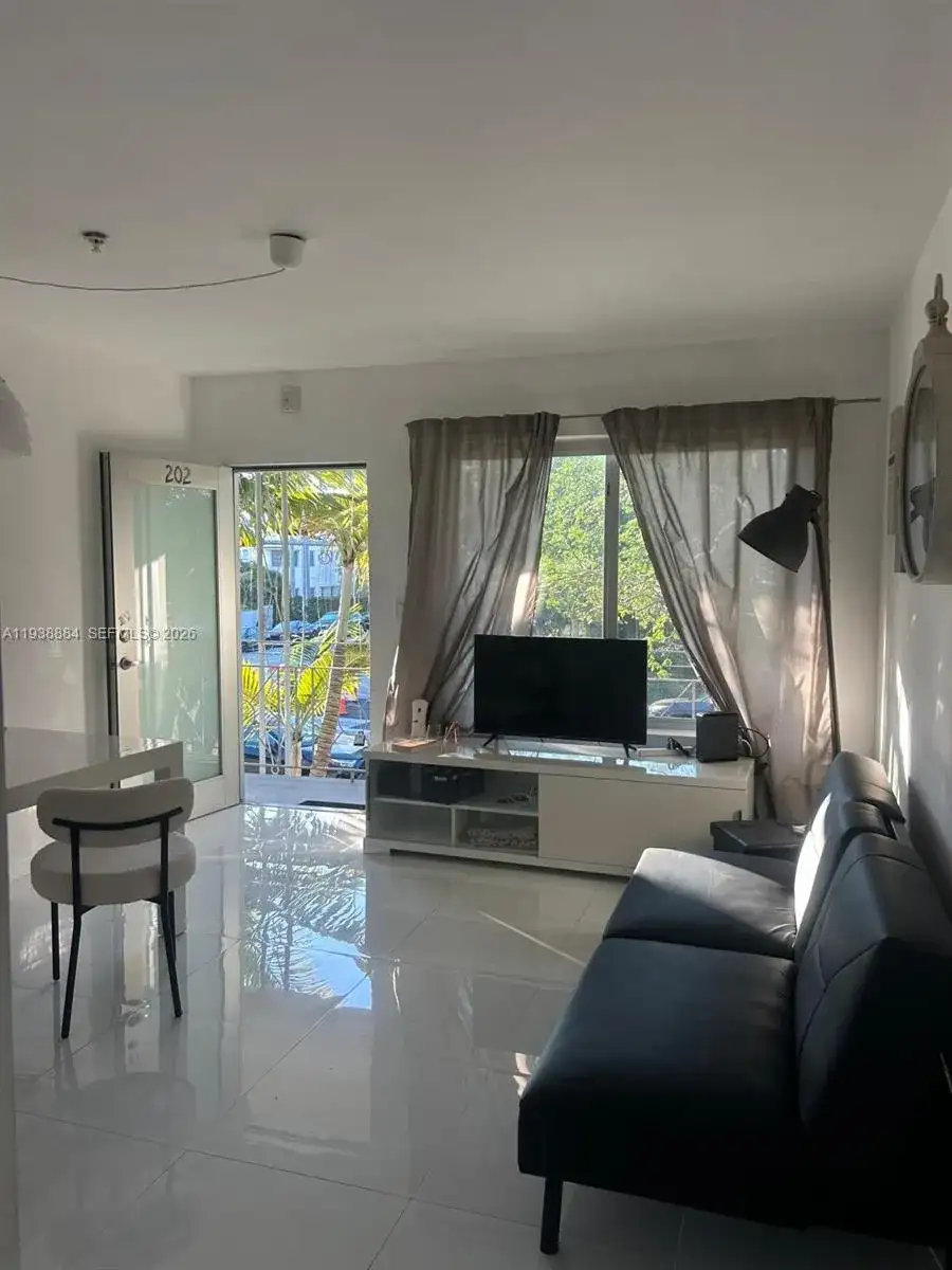 801 15th St # 202, Miami Beach FL 33139 photo 4
