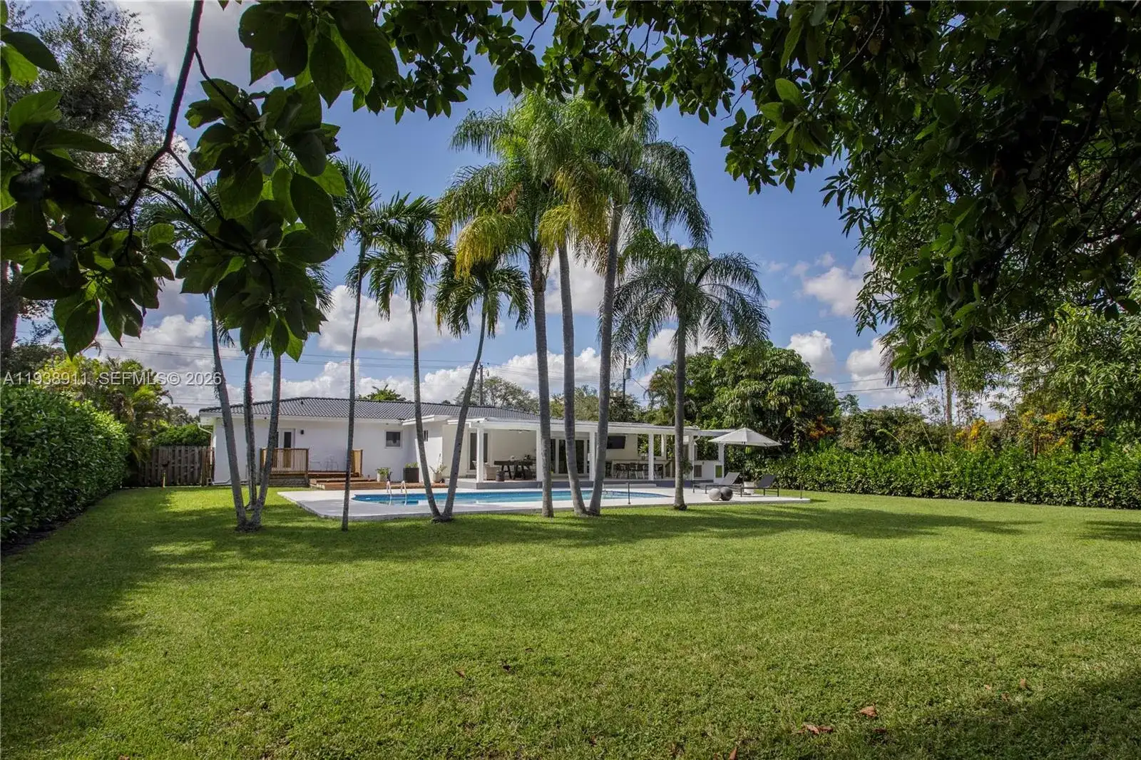 7825 SW 72nd Ave, Miami FL 33143 photo 2
