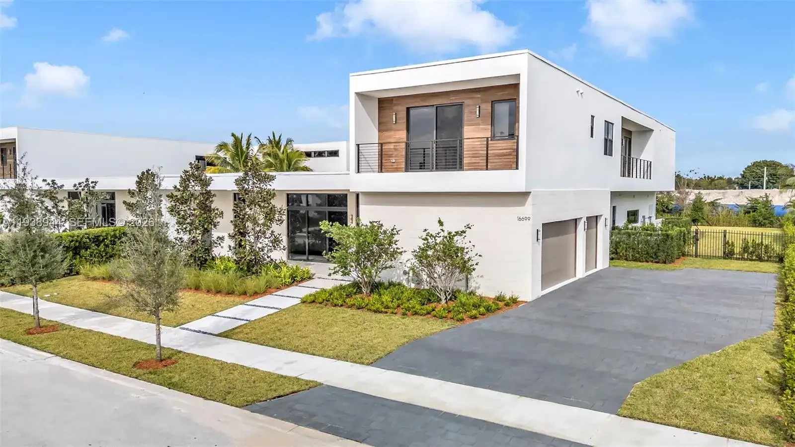 16699 N Botaniko Dr N, Weston FL 33326 photo 4