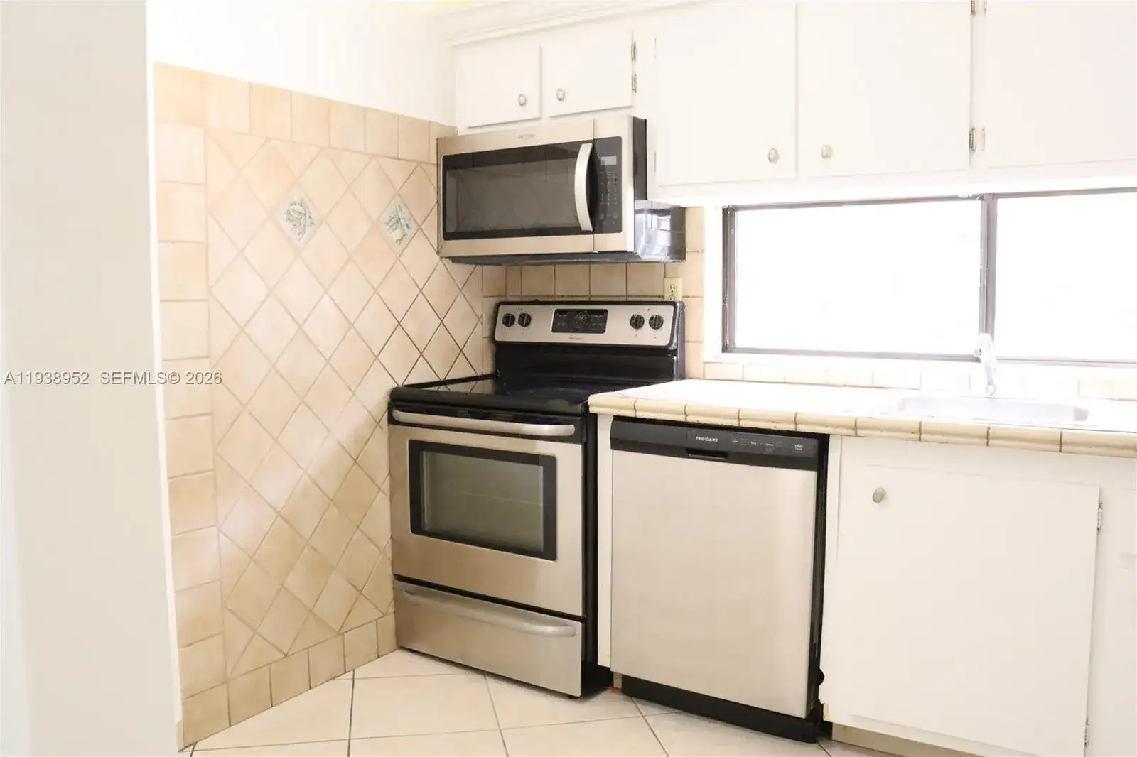16919 N Bay Rd # 118, Sunny Isles Beach FL 33160 photo 3