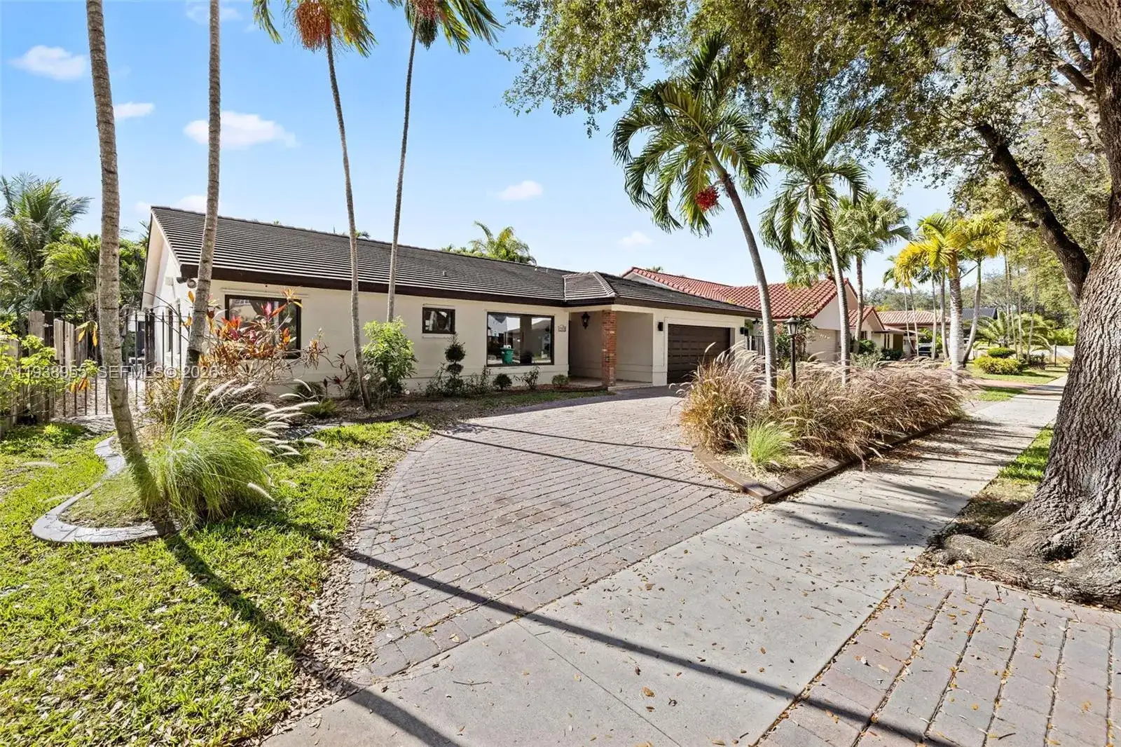 7910 NW 169th Ter, Miami Lakes FL 33016 photo 3