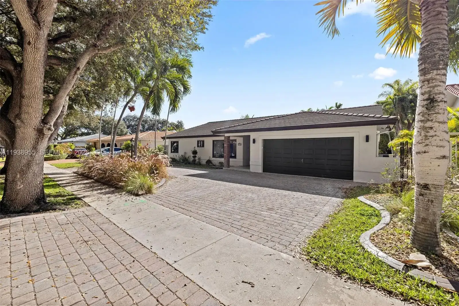 7910 NW 169th Ter, Miami Lakes FL 33016 photo 4