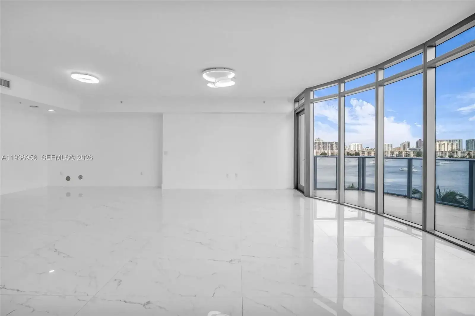 17111 Biscayne Blvd # 411, North Miami Beach FL 33160 photo 4