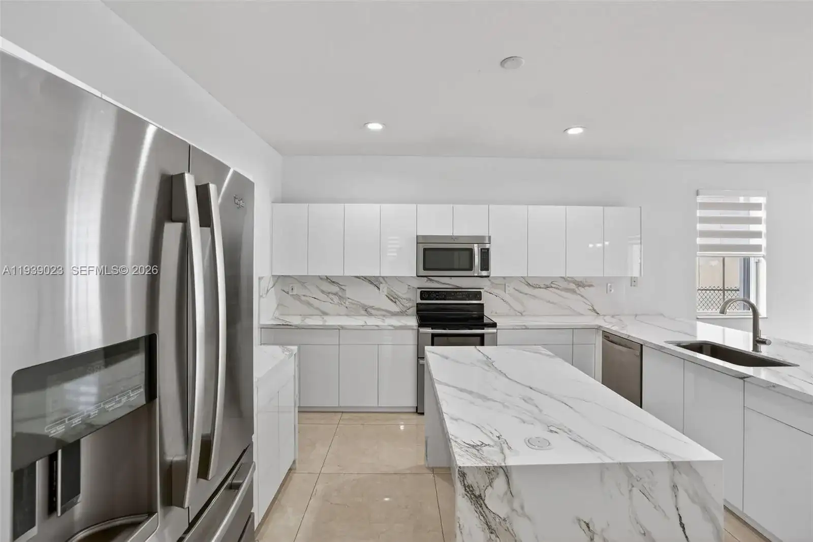 15051 SW 18th Ter, Miami FL 33185 photo 4