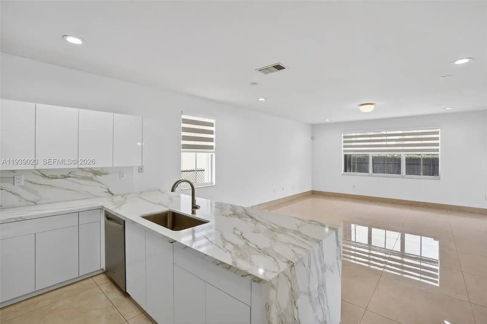 15051 SW 18th Ter, Miami FL 33185 photo 5