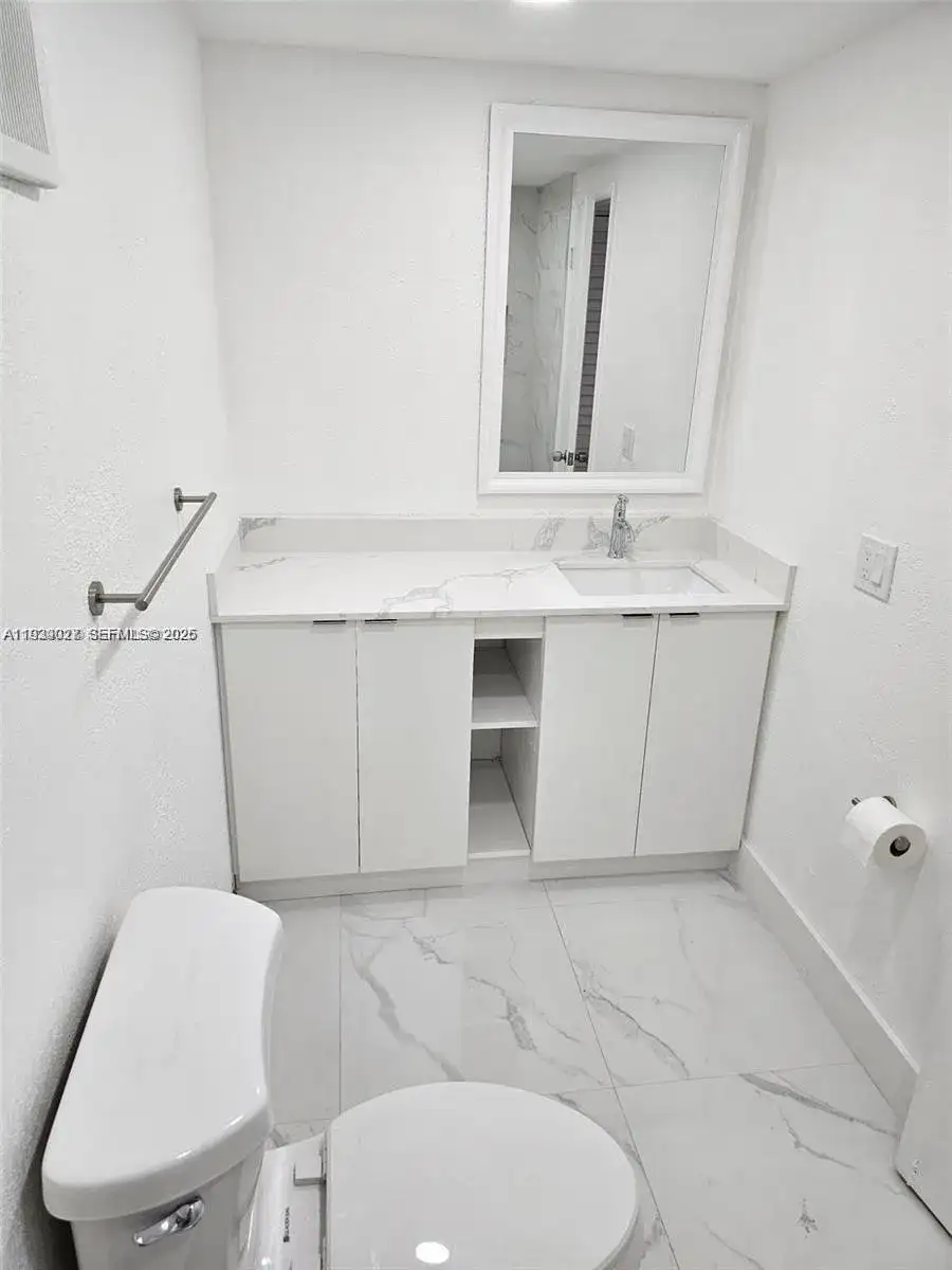 9440 Fontainebleau Blvd # 203, Miami FL 33172 photo 4