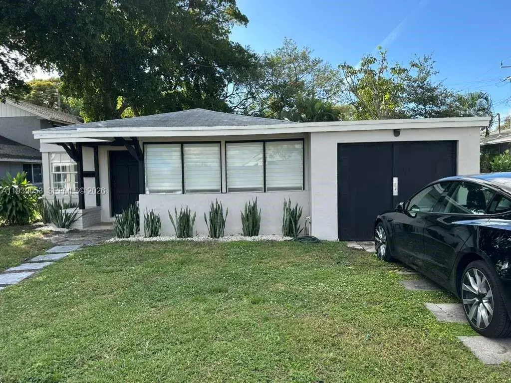 404 SE 14th St, Fort Lauderdale FL 33316