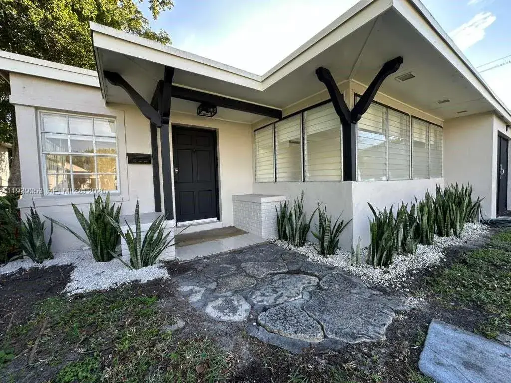 404 SE 14th St, Fort Lauderdale FL 33316