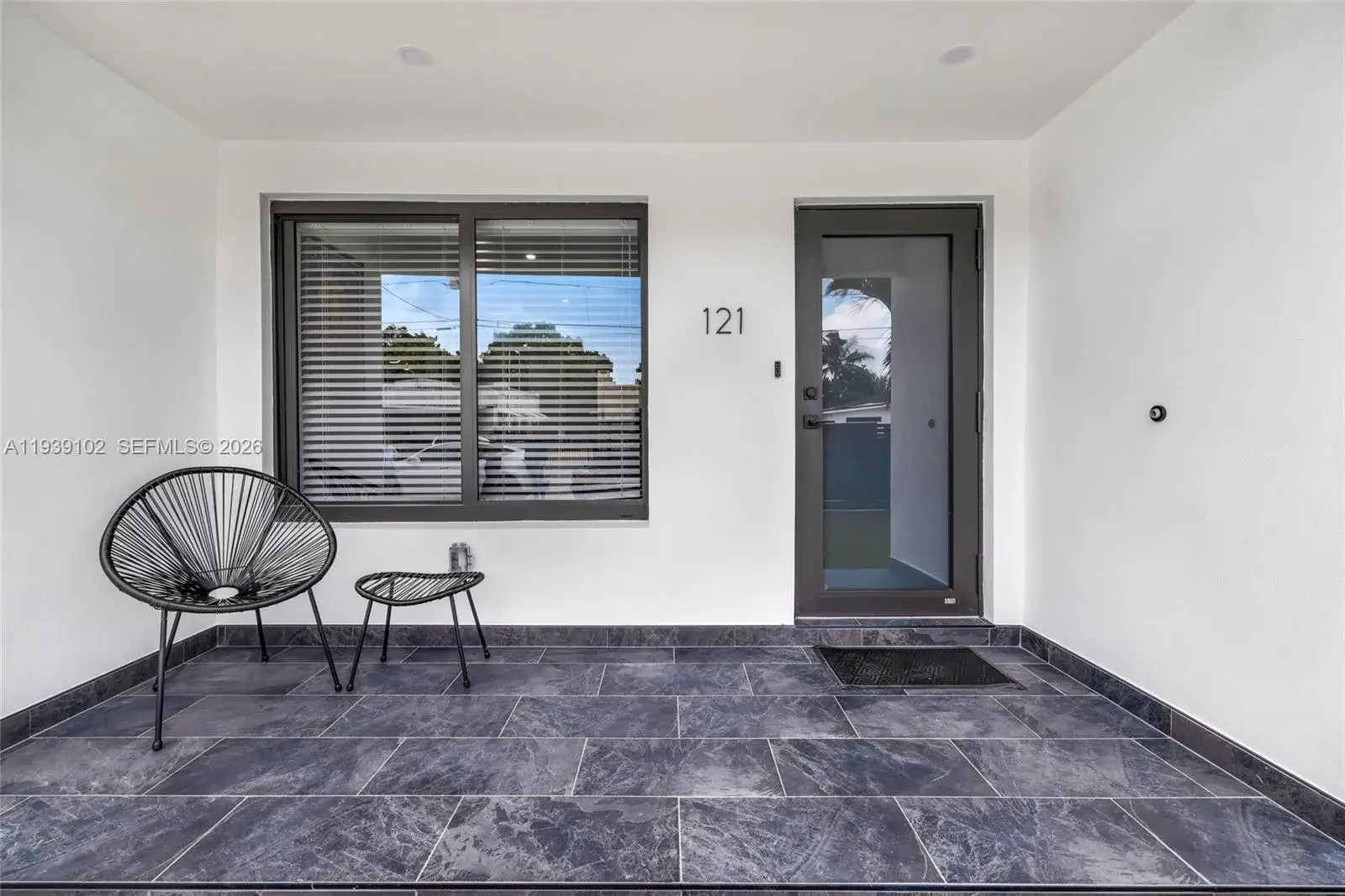 121 NW 53rd St, Miami FL 33127