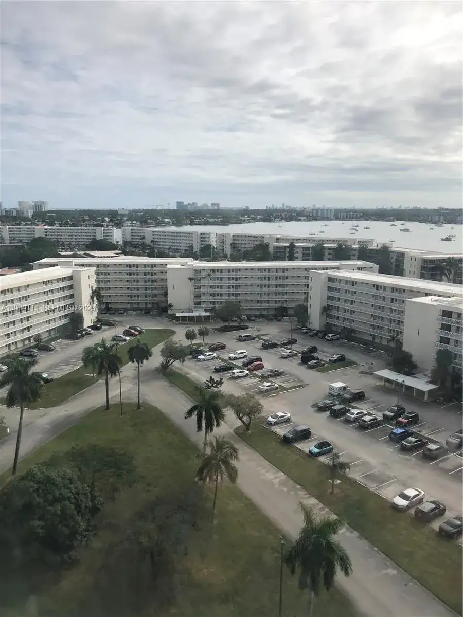 18011 Biscayne Blvd # 1403, Aventura FL 33160 photo 3