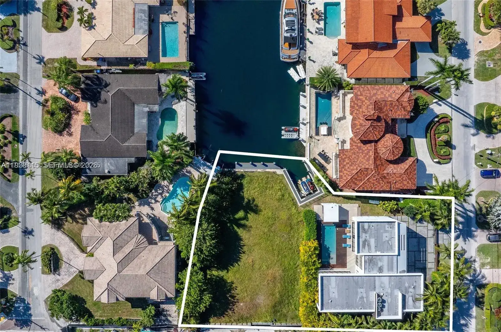 17050 NE 35th Ave, North Miami Beach FL 33160 photo 3