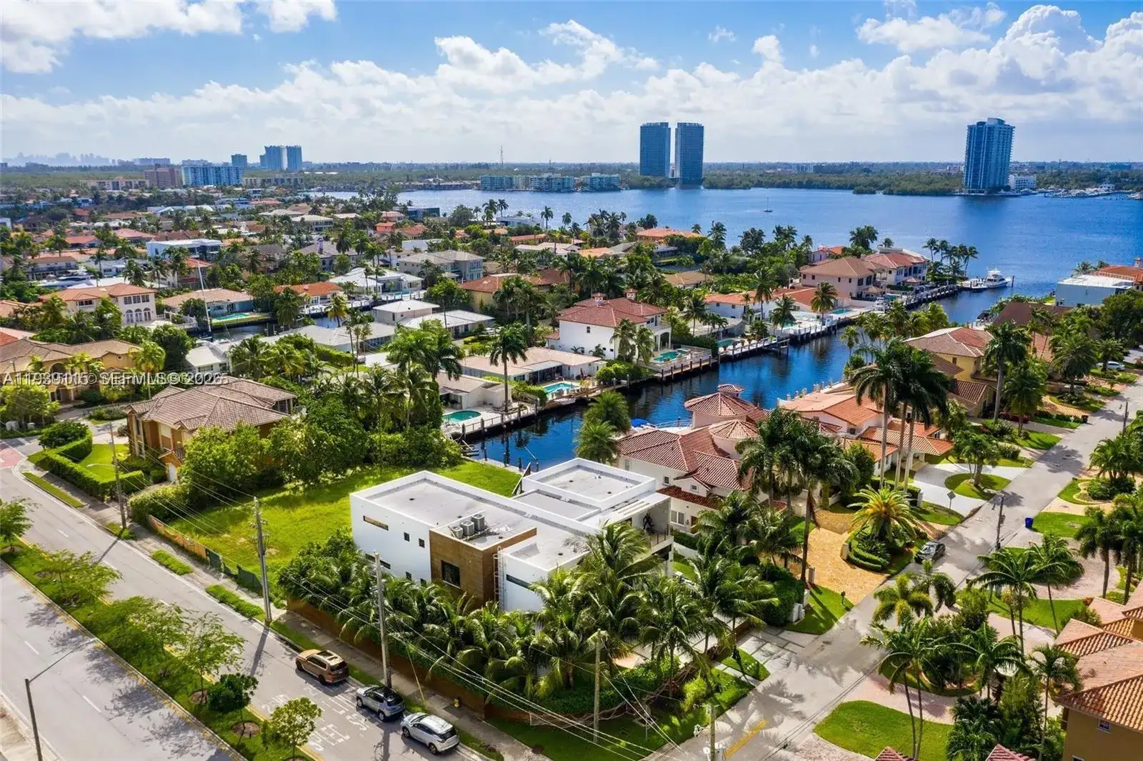 17050 NE 35th Ave, North Miami Beach FL 33160 photo 4