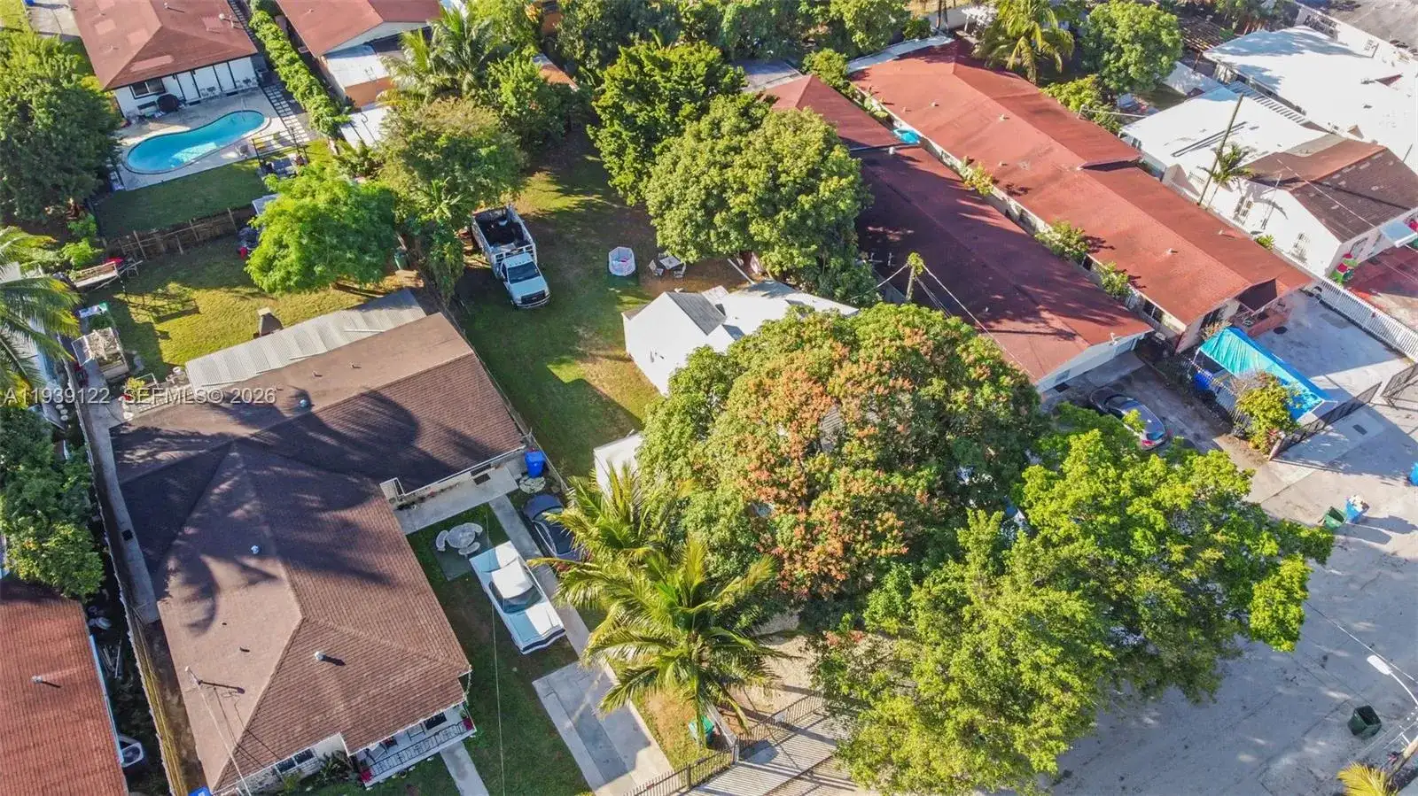 2142 NW 33rd St, Miami FL 33142 photo 2