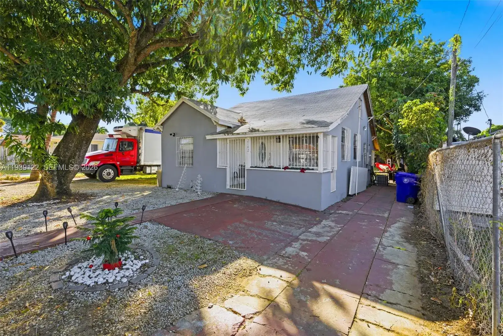 2142 NW 33rd St, Miami FL 33142 photo 5