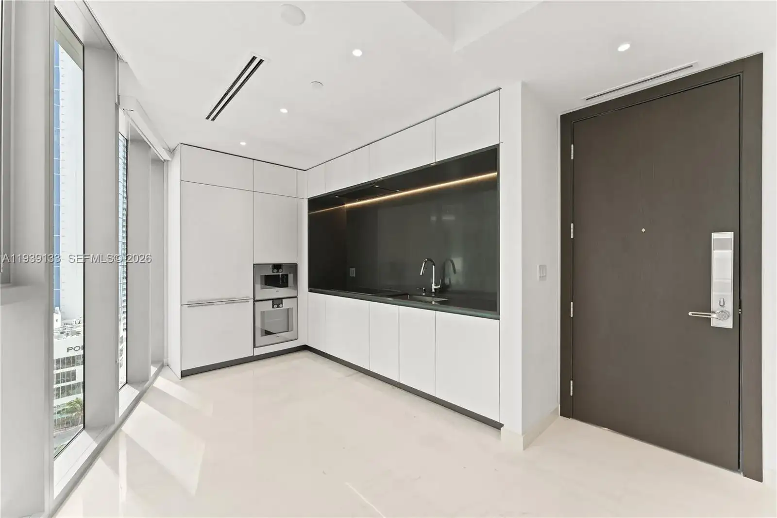 300 Biscayne Blvd Way # 1406, Miami FL 33131 photo 3