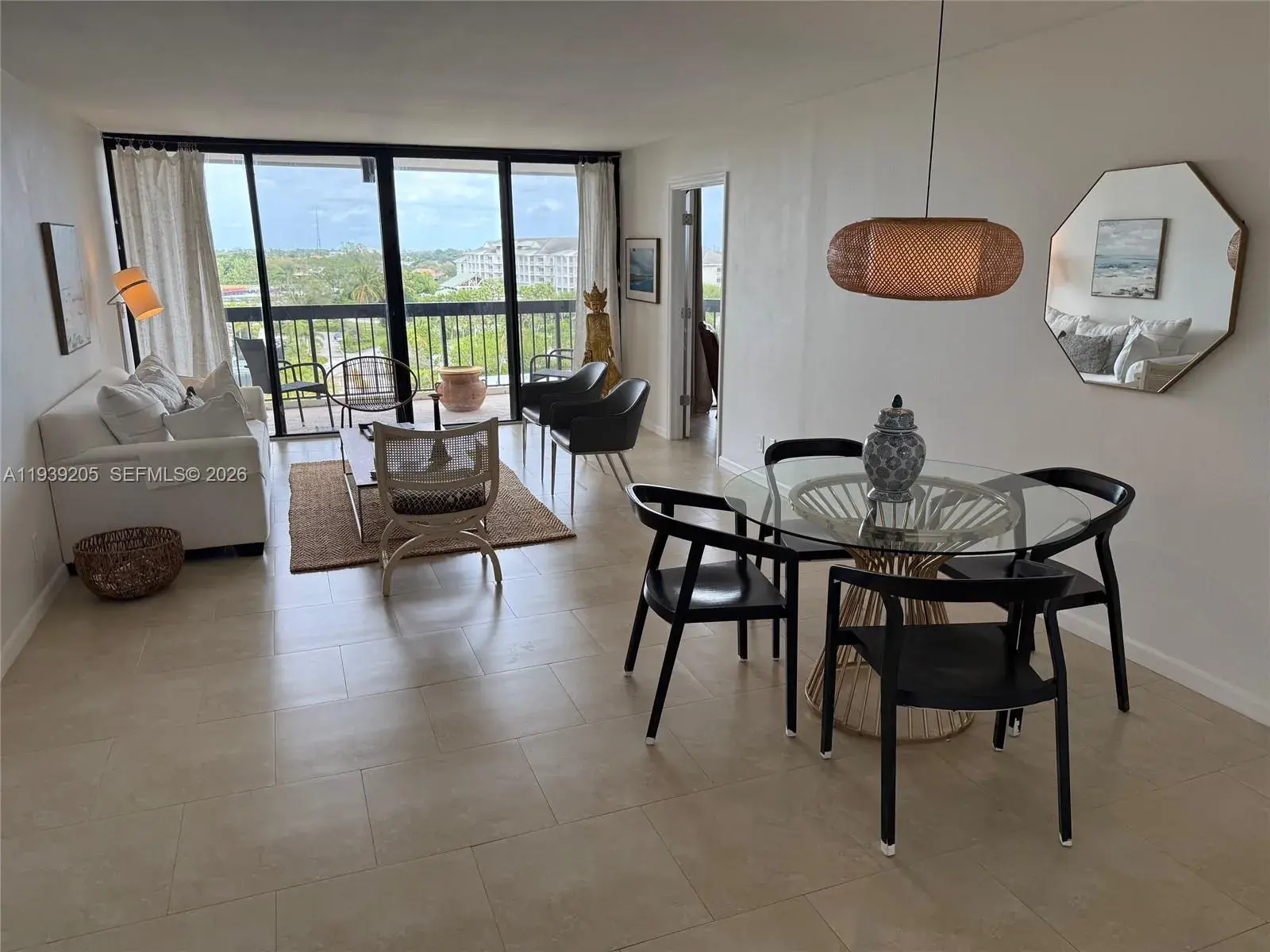 2425 Presidential Way # 703, West Palm Beach FL 33401