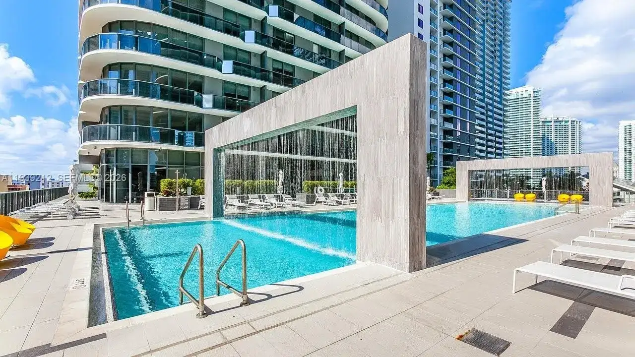 55 SW 9th St # 2509, Miami FL 33130 photo 2
