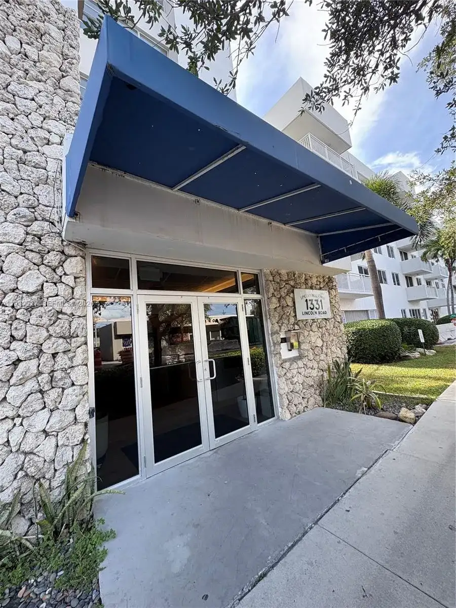 1331 Lincoln Rd # 402, Miami Beach FL 33139 photo 2