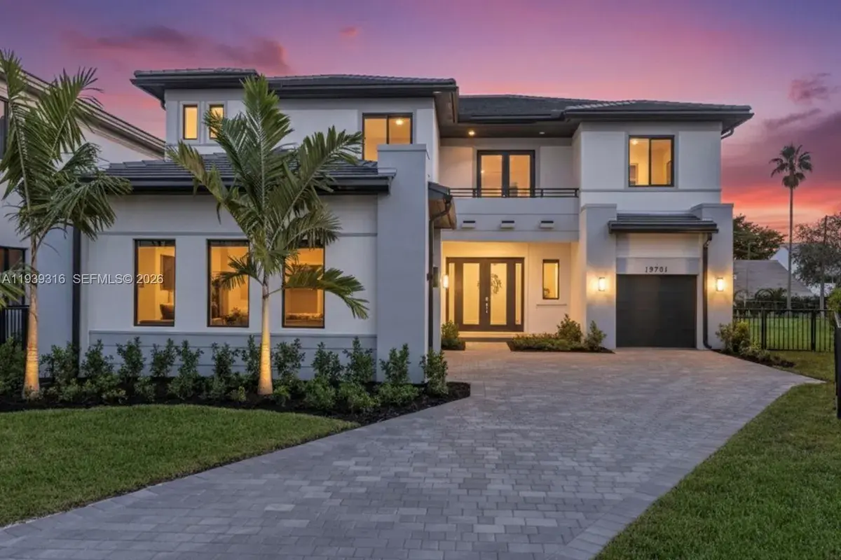 19701 NE 16 PL, Miami FL 33179