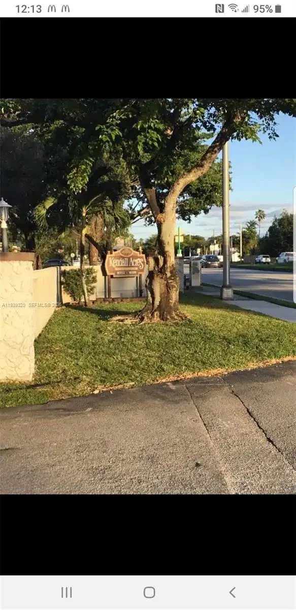 10353 N Kendall Dr, Miami FL 33176 photo 2
