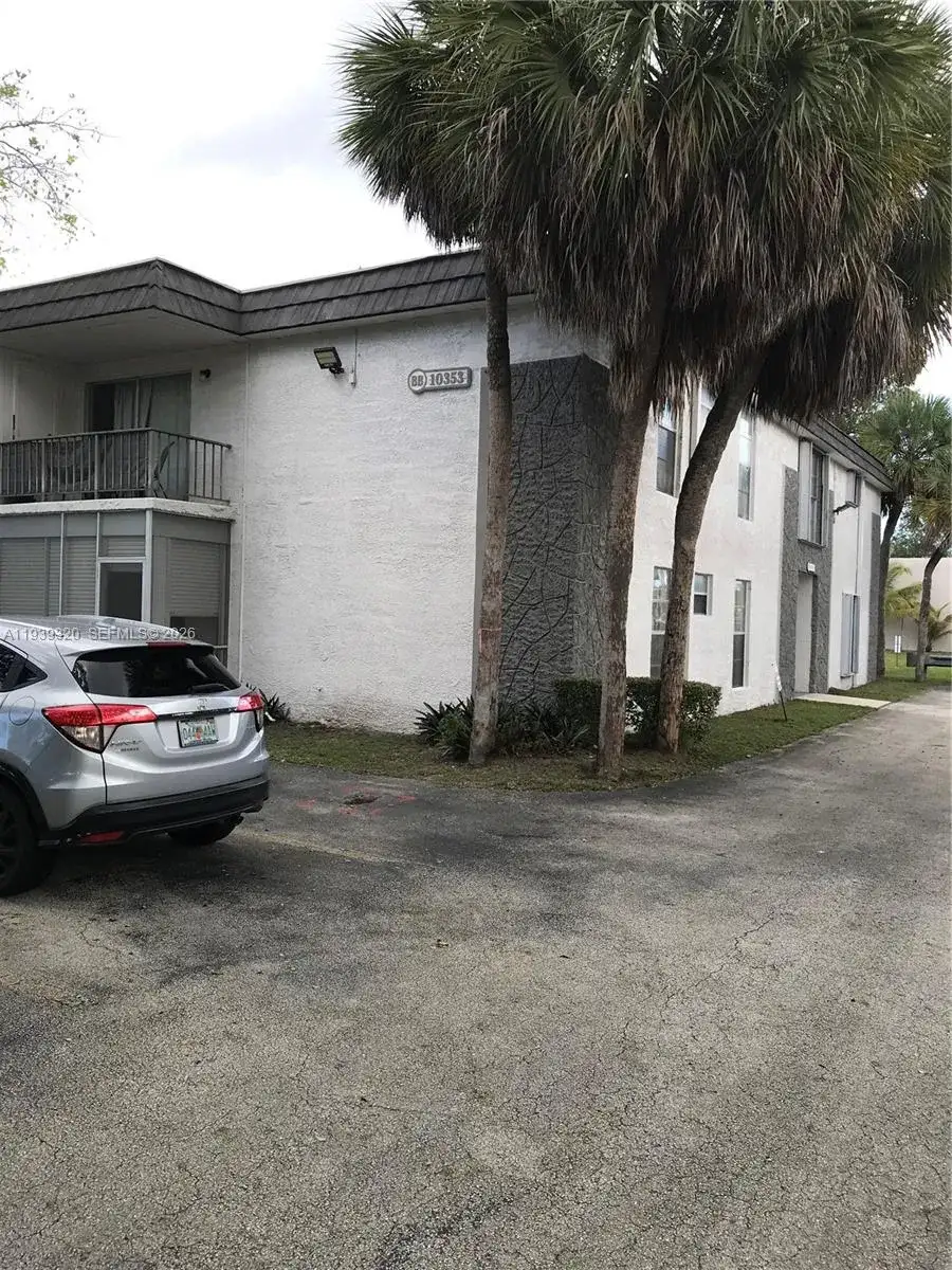 10353 N Kendall Dr, Miami FL 33176 photo 4