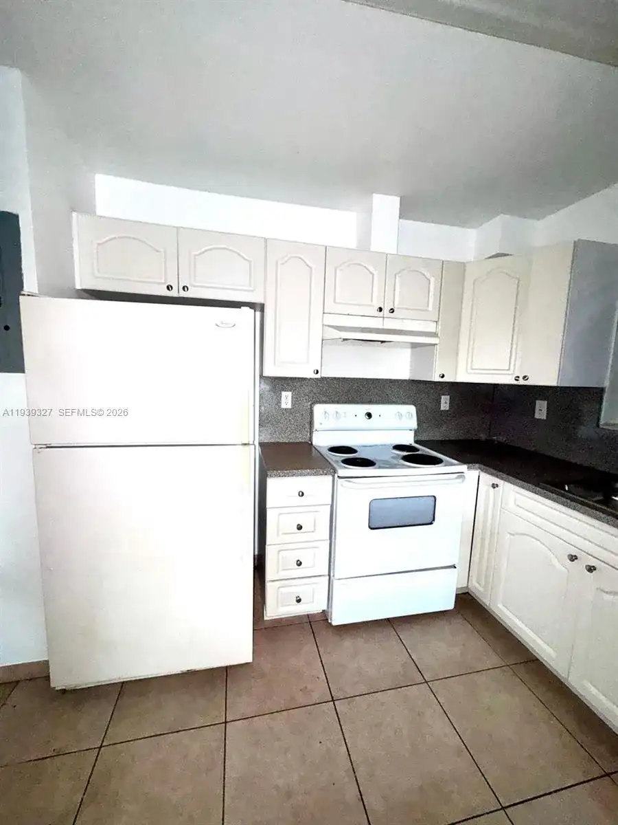 14140 NE 2nd Ct # 2, Miami FL 33161 photo 2