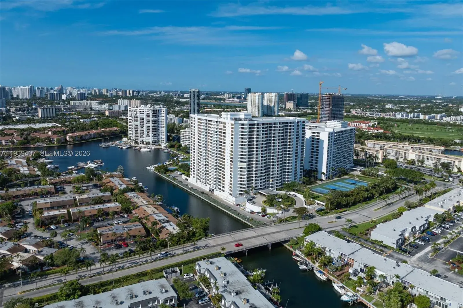 2500 Parkview Dr # 2517, Hallandale Beach FL 33009