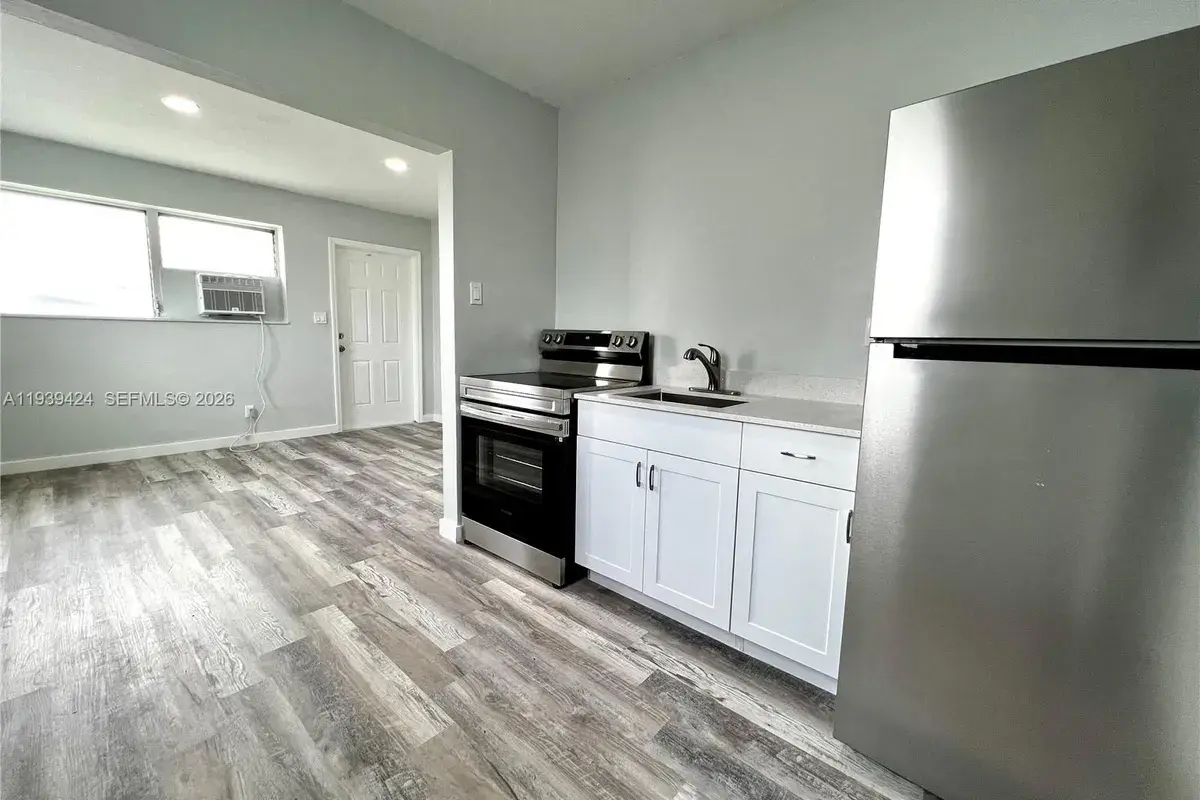 805 NW 7th Ave # 2, Hallandale Beach FL 33009