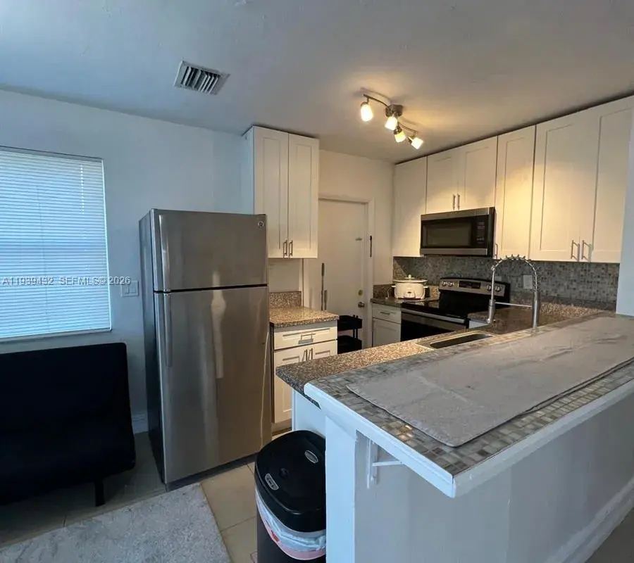 2920 NW 11th Pl, Fort Lauderdale FL 33311