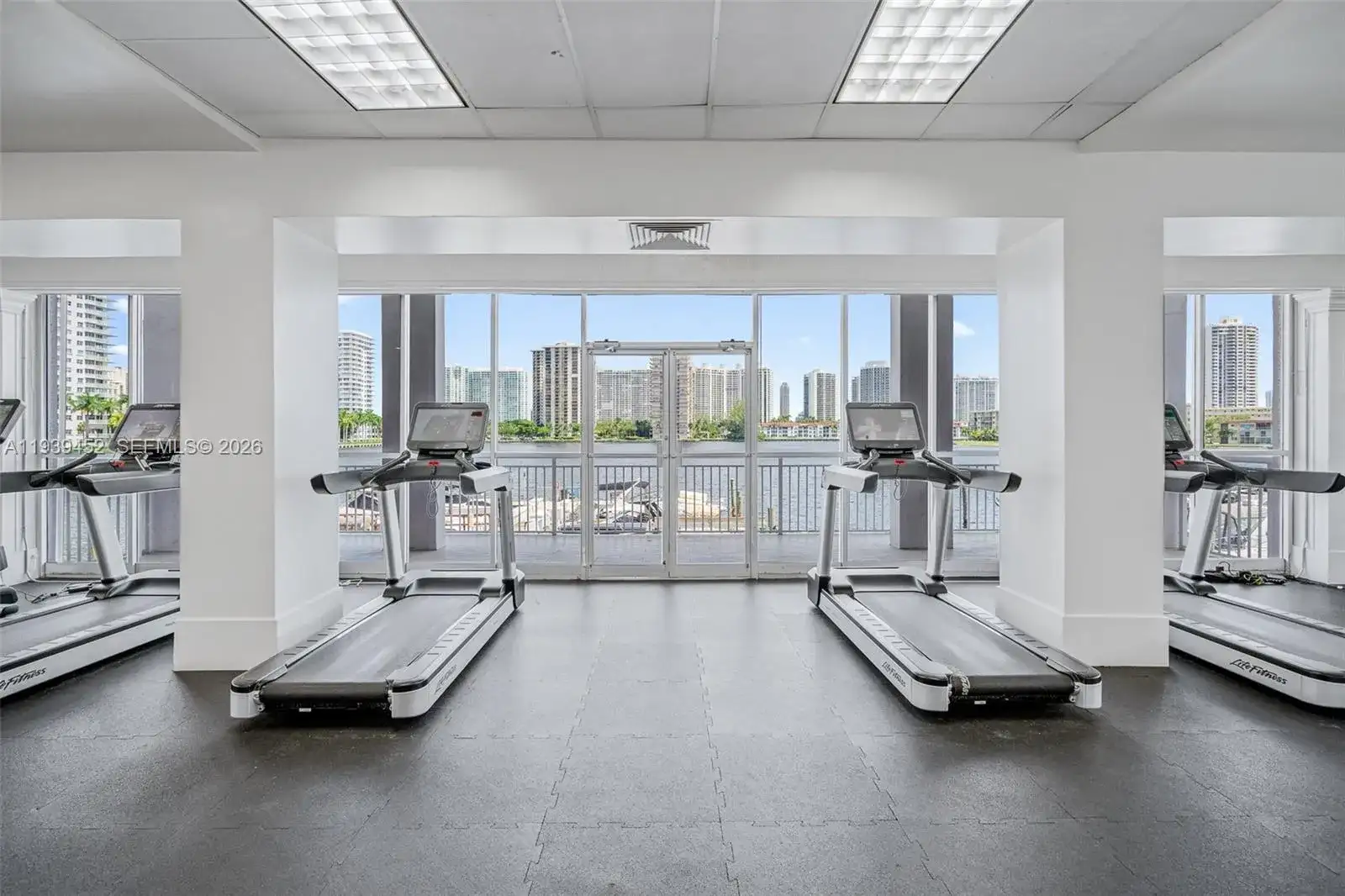 18021 Biscayne Blvd # 304, Aventura FL 33160 photo 2
