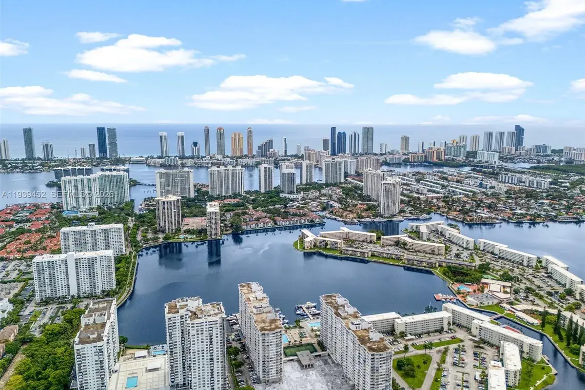 18021 Biscayne Blvd # 304, Aventura FL 33160
