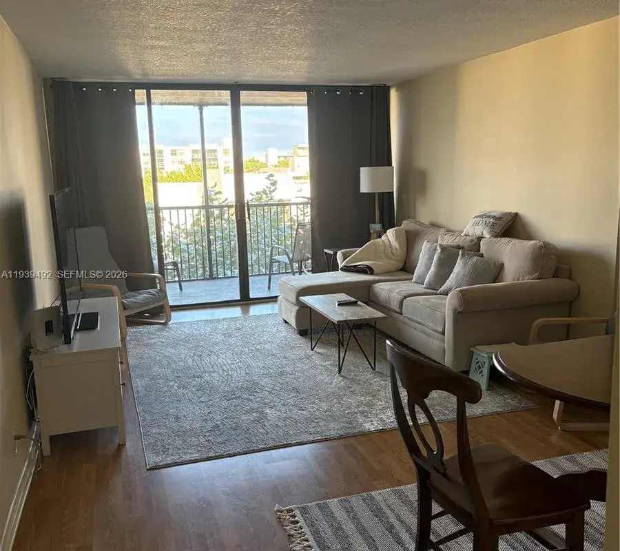 17 Royal Palm Way # 4040, Boca Raton FL 33432