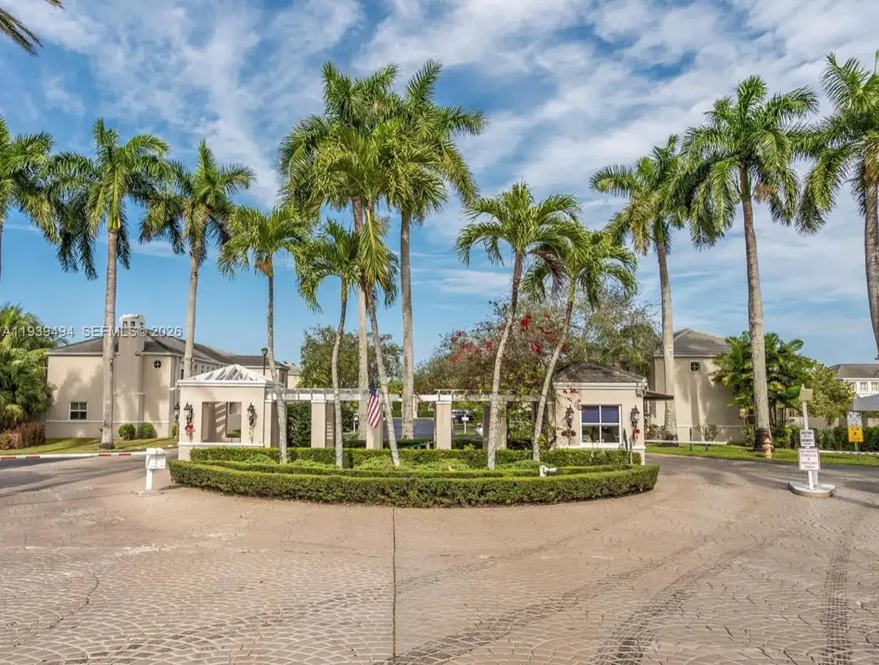 6950 SW 55th Terrace, Miami FL 33155 photo 2