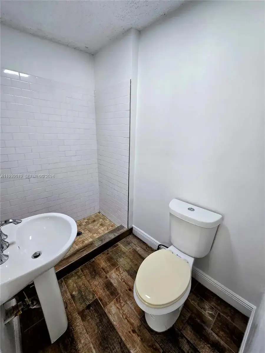 5565 NW 24th Ave # 0, Miami FL 33142 photo 3